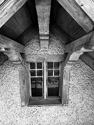 hermannshof-historisches-holzfenster-dachgaube